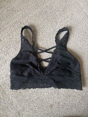 PINK Victoria's Secret Black Lace Strappy Bralette